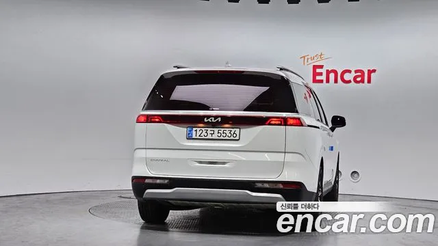 Kia Canival Carnival 4 поколение Дизель 9 мест Prestige — Фото автомобиля 4