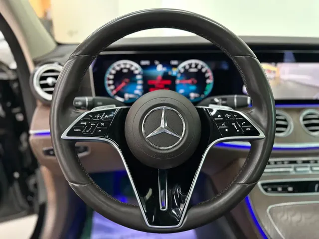 Mercedes-Benz E-Class — Фото автомобиля 8