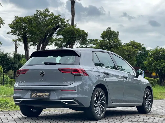 Volkswagen Golf — Фото автомобиля 5
