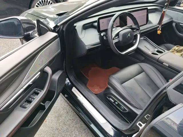 Xpeng P7 — Фото автомобиля 15