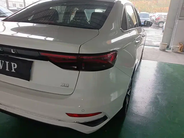 Geely Emgrand — Фото автомобиля 7