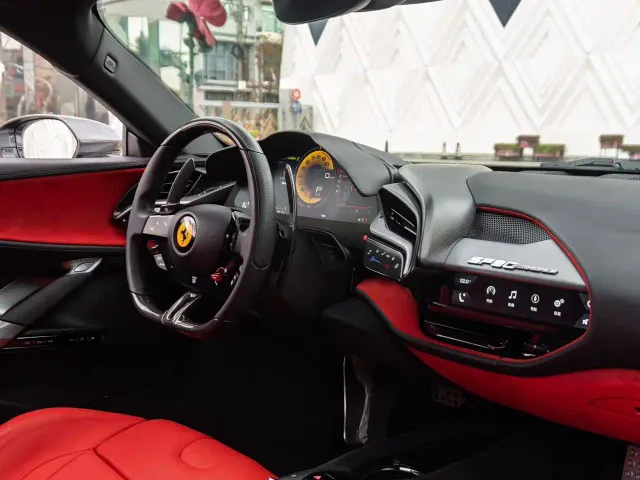 Ferrari SF90 — Фото автомобиля 10