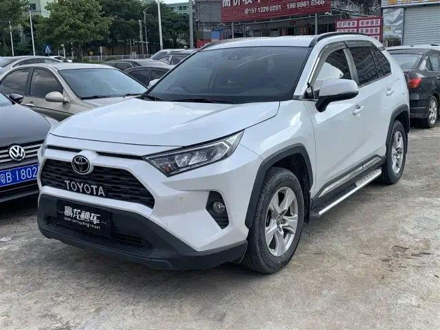 Фотография автомобиля — Toyota RAV4