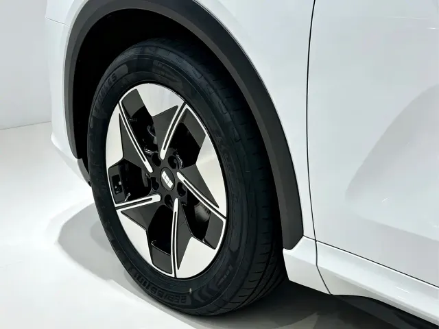 Geely Galaxy E5 — Фото автомобиля 6