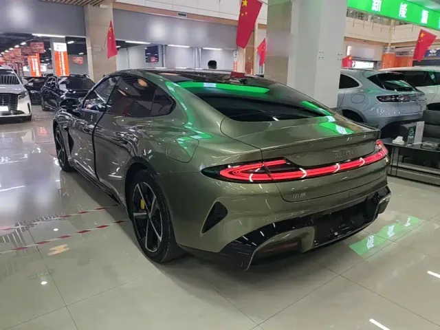 Xiaomi SU7 — Фото автомобиля 4