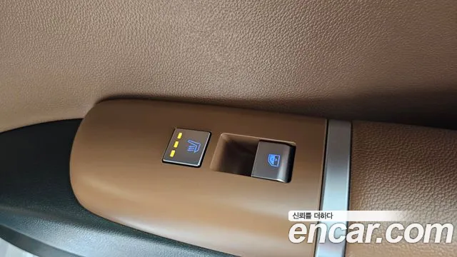 Hyundai Grandeur Grandeur (GN7) 2.5 Бензин 2WD — Фото автомобиля 16
