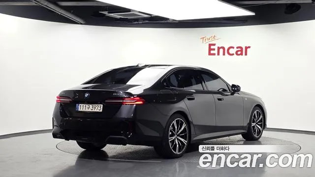 BMW 5-Series 5 серия (G60) 530i xDrive M Sport — Фото автомобиля 2