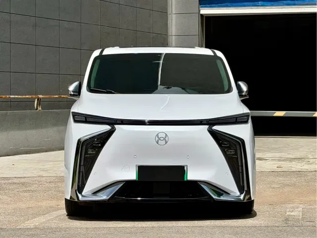 Hycan V09 — Фото автомобиля 2