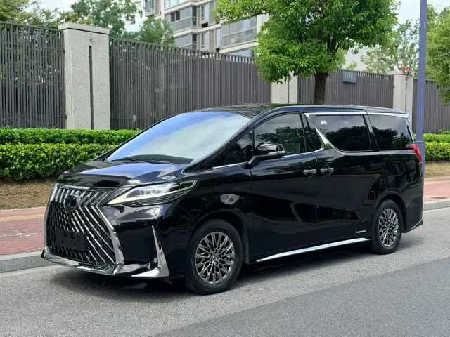 Фотография автомобиля — Lexus LM