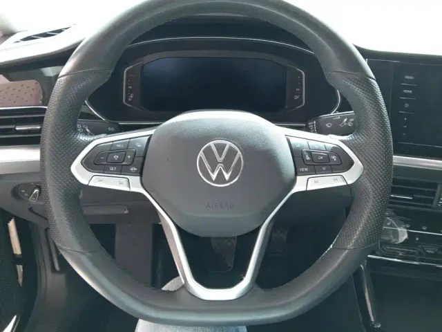 Volkswagen Passat — Фото автомобиля 15