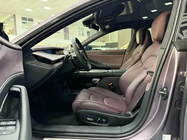 Xiaomi SU7 — Фото автомобиля 8