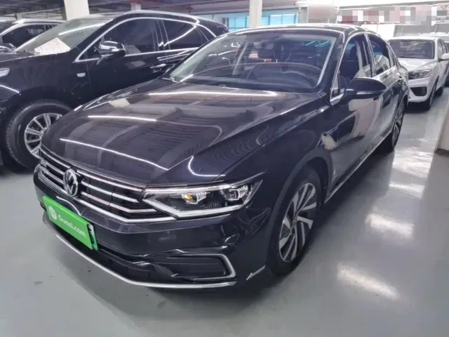 Фотография автомобиля — Volkswagen Magotan