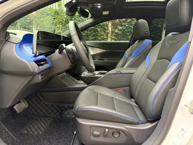 Cadillac GT4 — Фото автомобиля 24