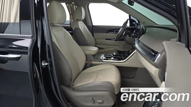 Kia Carnival Generation 4 — Фото автомобиля 11