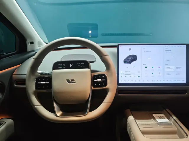 Li Auto i8 — Фото автомобиля 9