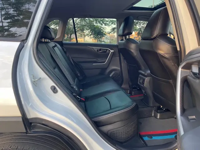 Toyota RAV4 — Фото автомобиля 15