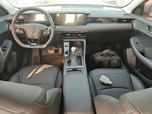 Roewe i5 — Фото автомобиля 9
