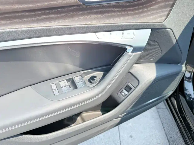 Audi A6L — Фото автомобиля 13