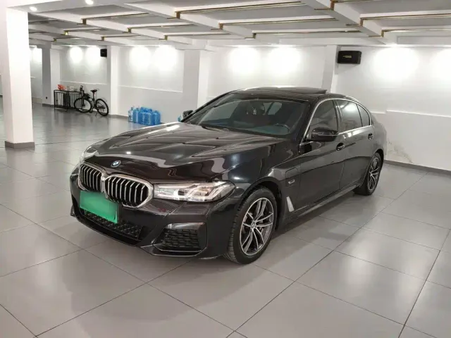 Фотография автомобиля — BMW 5 Series