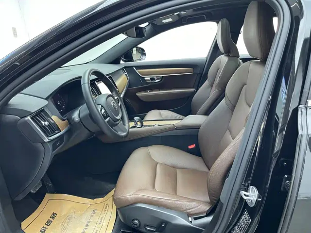 Volvo S90 — Фото автомобиля 13