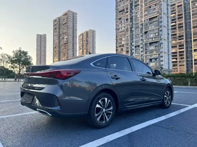Changan Eado — Фото автомобиля 9
