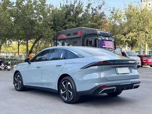 Geely Galaxy L6 — Фото автомобиля 12