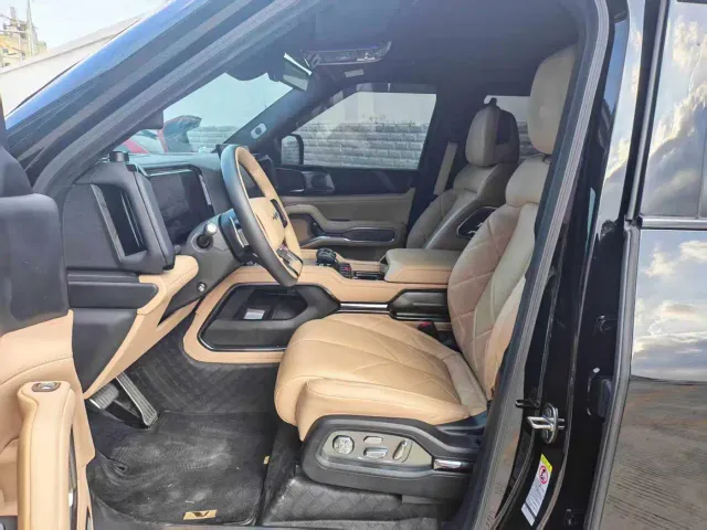 BYD FangChengBao Leopard 8 — Фото автомобиля 2