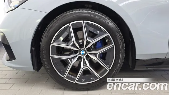 BMW 5 Series G60 — Фото автомобиля 5