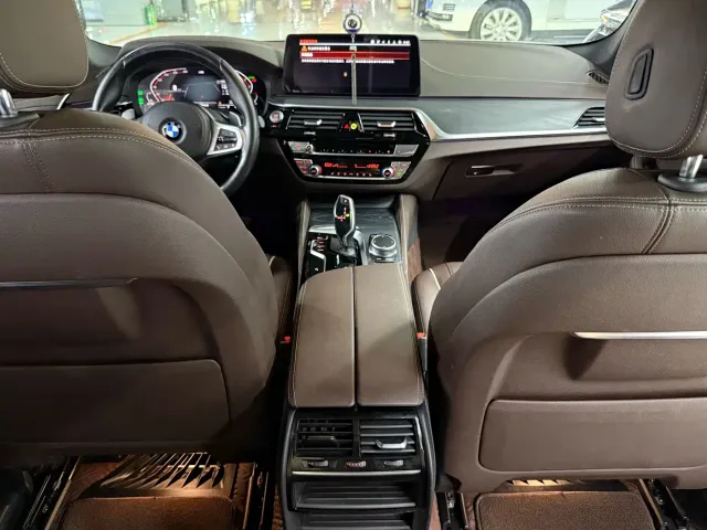 BMW 5 Series — Фото автомобиля 18