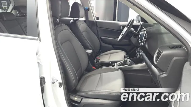 Hyundai Venue — Фото автомобиля 16