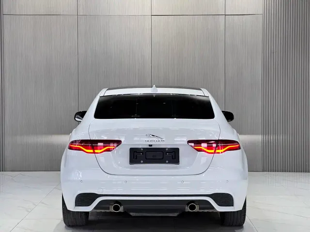 Jaguar XEL — Фото автомобиля 10