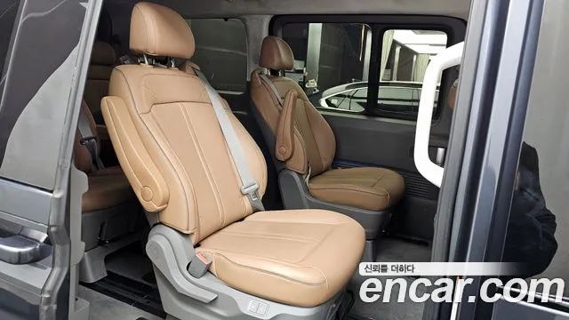Hyundai Staria Staria 4WD Lounge 9 мест — Фото автомобиля 12