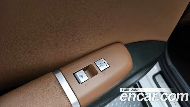 Hyundai Grandeur Grandeur (GN7) 2.5 Бензин 2WD — Фото автомобиля 19