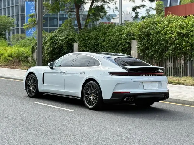 Porsche Panamera — Фото автомобиля 5