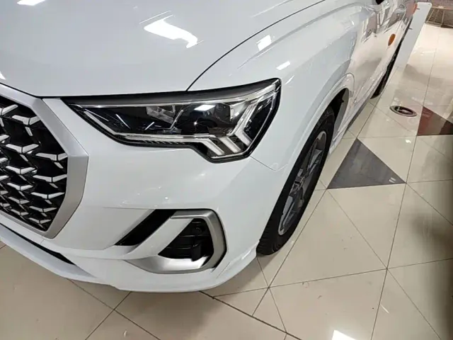 Audi Q3 — Фото автомобиля 23