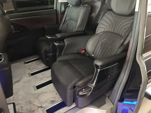 GAC Trumpchi M8 — Фото автомобиля 16