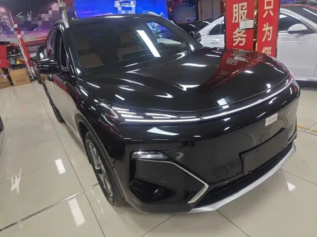 Geely Galaxy Starship 7 EM-i — Фото автомобиля 3