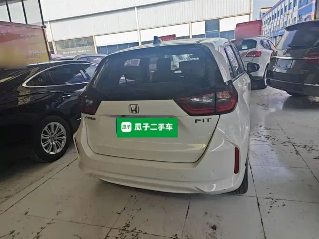 Honda Fit — Фото автомобиля 5