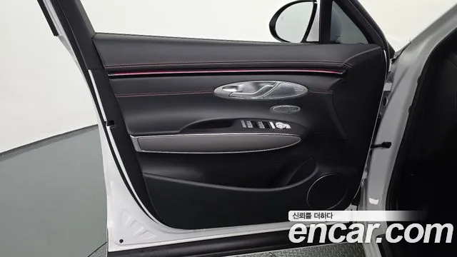 Genesis GV70 — Фото автомобиля 13