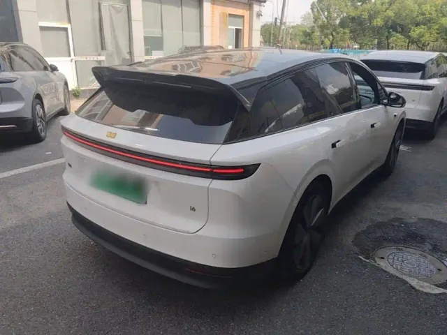 Li Auto i6 — Фото автомобиля 6