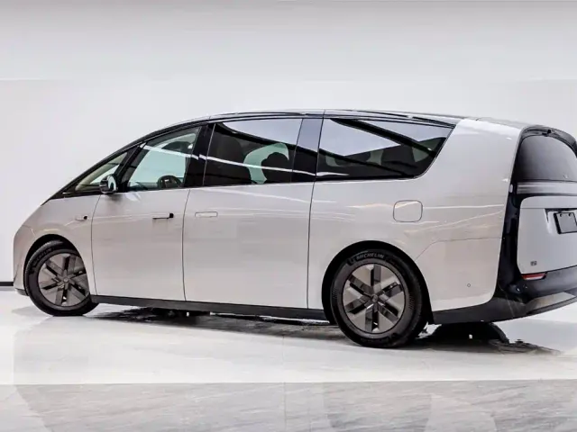 Li Auto MEGA — Фото автомобиля 5