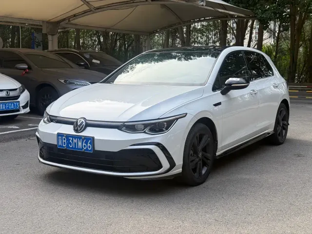 Фотография автомобиля — Volkswagen Golf