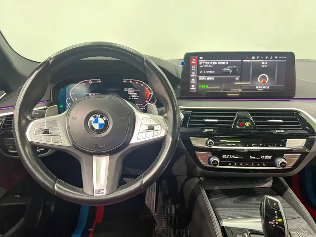 BMW 5 Series — Фото автомобиля 8