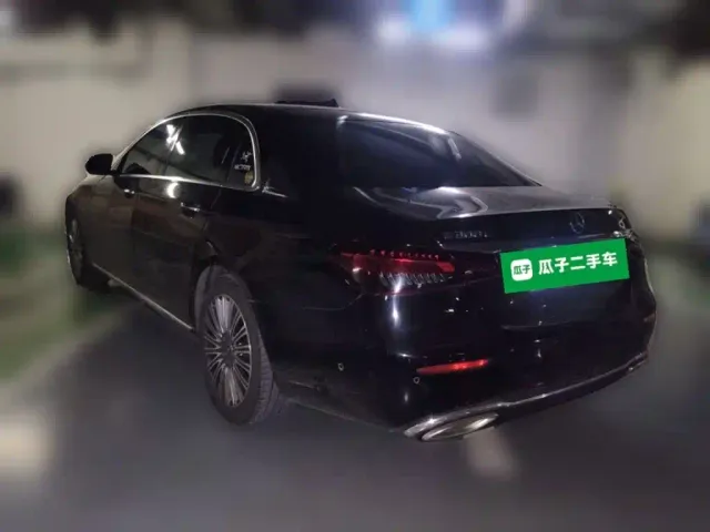 Mercedes-Benz E-Class — Фото автомобиля 24