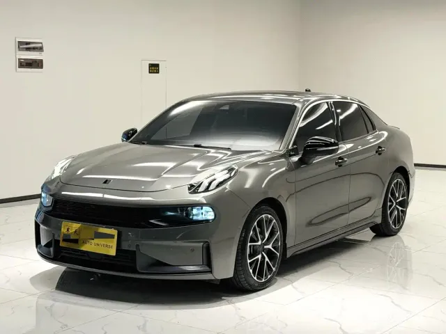 Фотография автомобиля — Lynk & Co 03