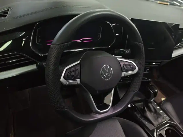 Volkswagen Passat — Фото автомобиля 15