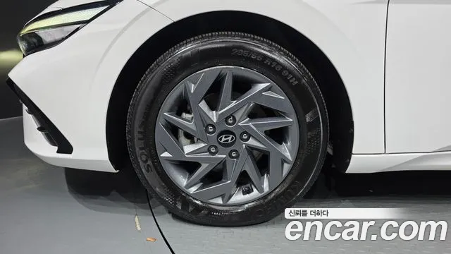 Hyundai Avante — Фото автомобиля 5