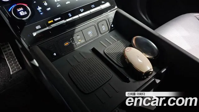 Hyundai Santafe Santa Fe (MX5) Бензин 2.5T 4WD — Фото автомобиля 28