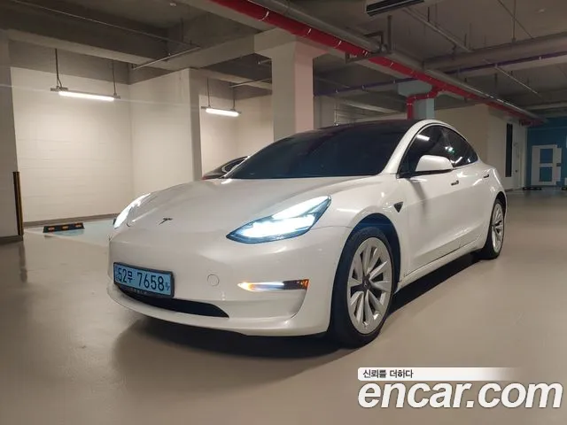 Tesla Model 3 — Фото автомобиля 2