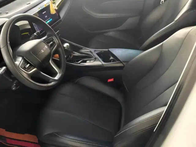 Roewe i5 — Фото автомобиля 6